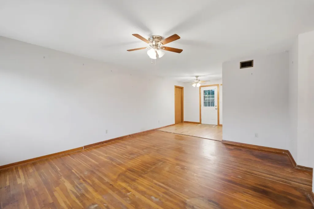 1904 W 32nd Street S Wichita KS 67217-2031