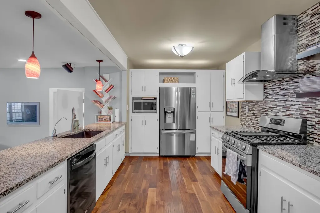 627 S Poplar Newton KS 67114