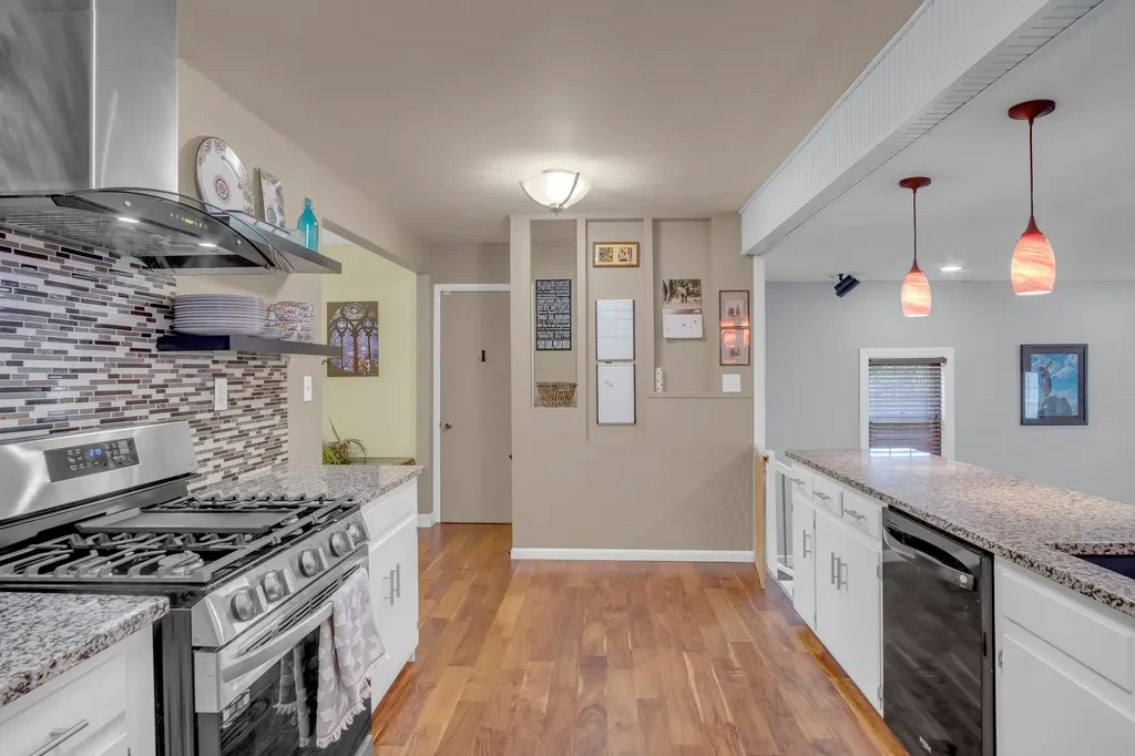 627 S Poplar Newton KS 67114