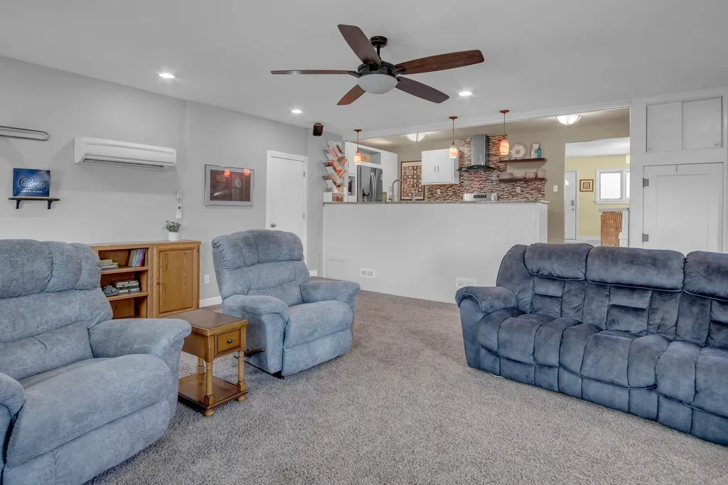 627 S Poplar Newton KS 67114