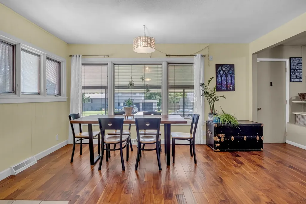 627 S Poplar Newton KS 67114