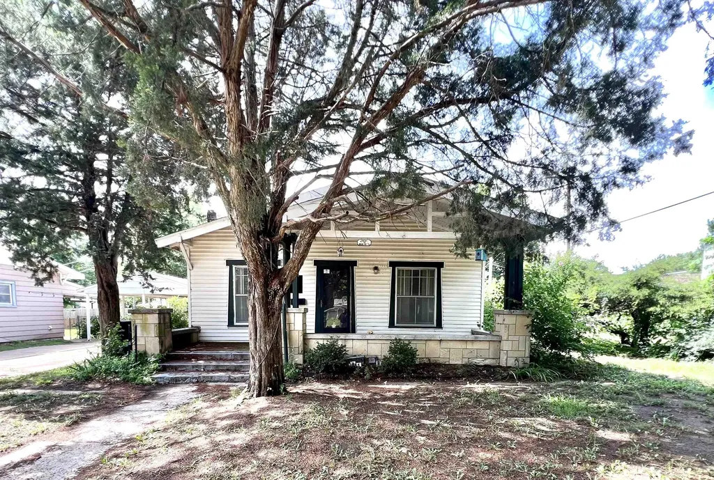 211 W Linden Arkansas City KS 67005