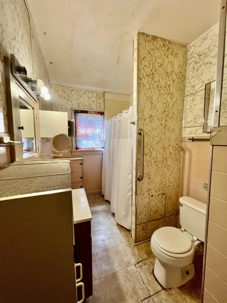 211 W Linden Arkansas City KS 67005