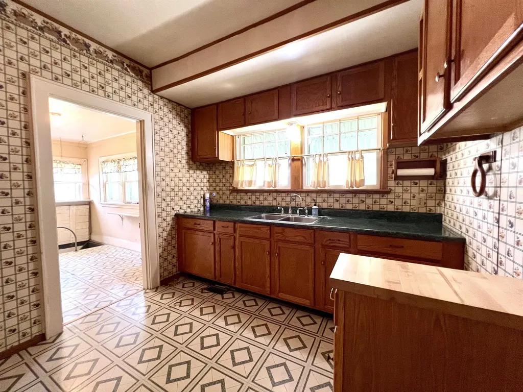 211 W Linden Arkansas City KS 67005