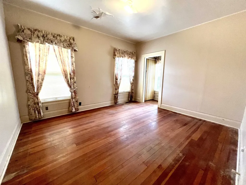 211 W Linden Arkansas City KS 67005