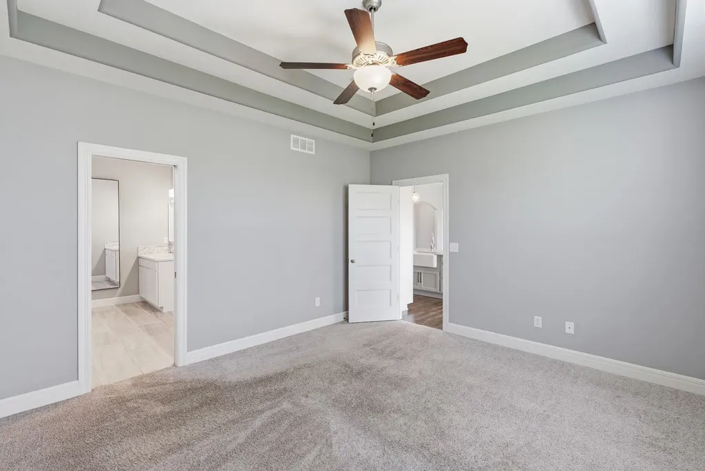 1021 W Ledgestone Andover KS 67002