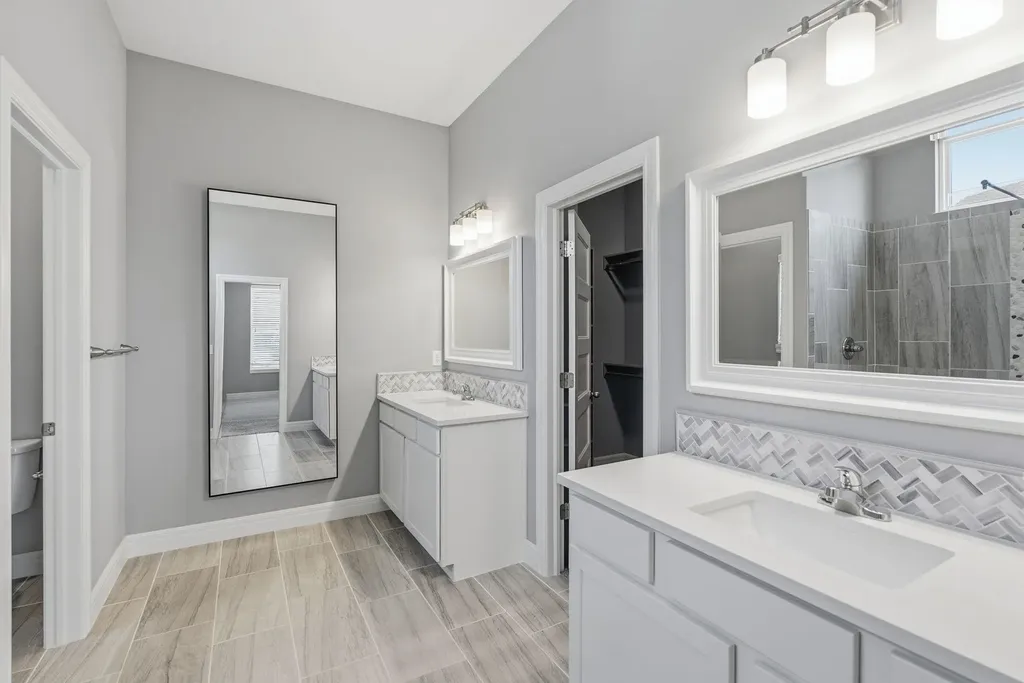 1021 W Ledgestone Andover KS 67002