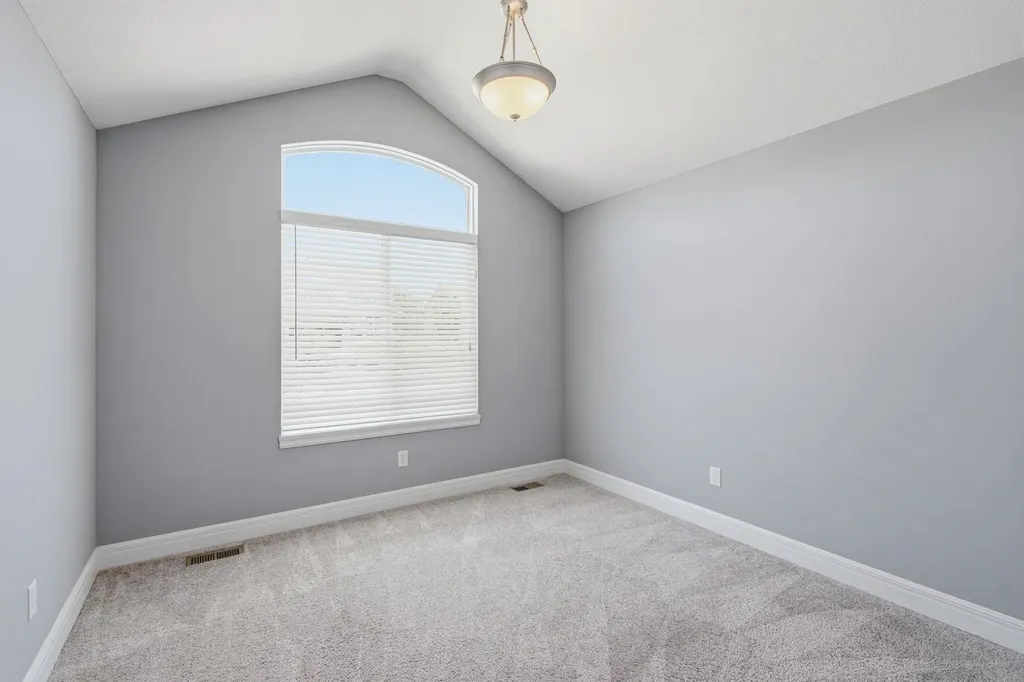 1021 W Ledgestone Andover KS 67002