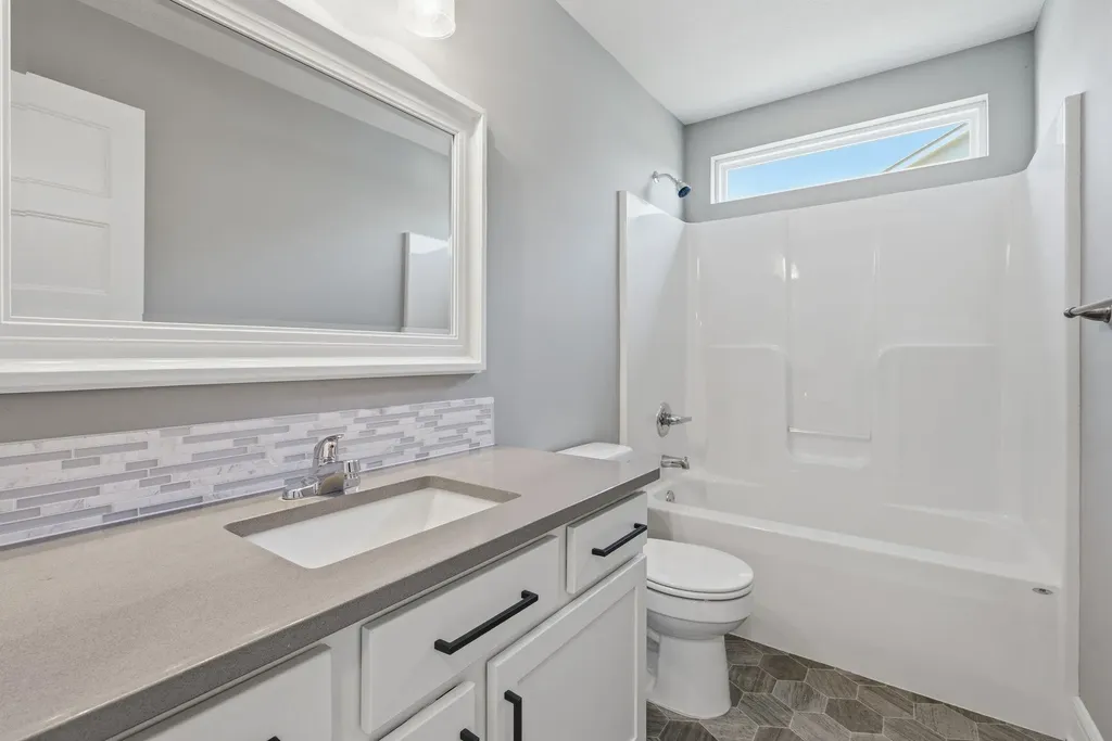 1021 W Ledgestone Andover KS 67002