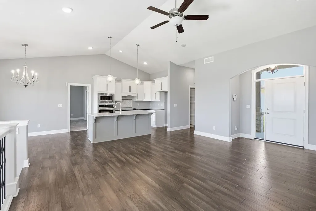 1021 W Ledgestone Andover KS 67002