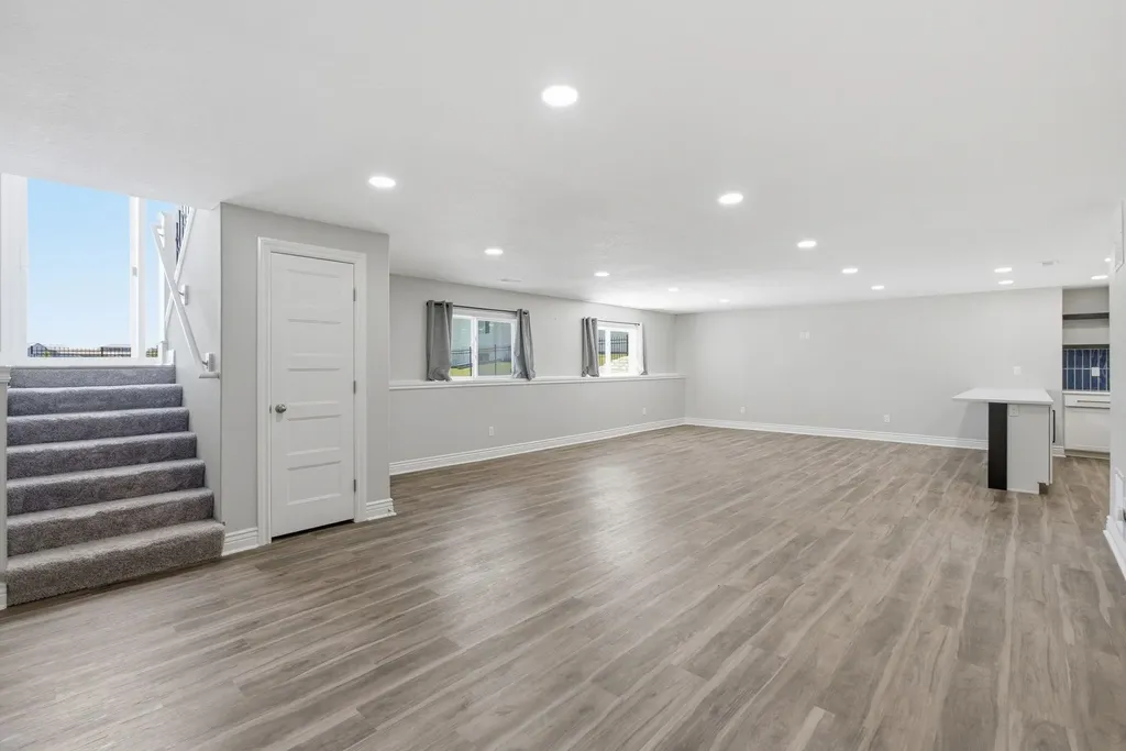 1021 W Ledgestone Andover KS 67002