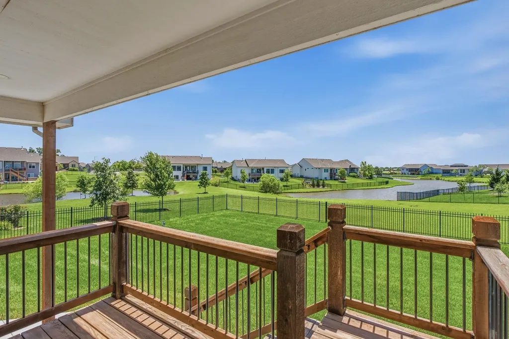 1021 W Ledgestone Andover KS 67002