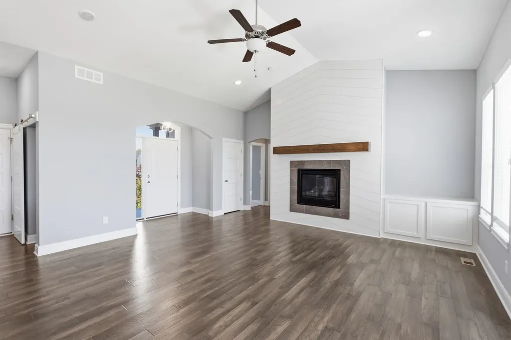 1021 W Ledgestone Andover KS 67002
