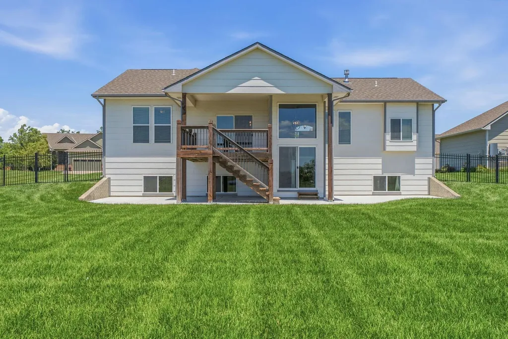 1021 W Ledgestone Andover KS 67002