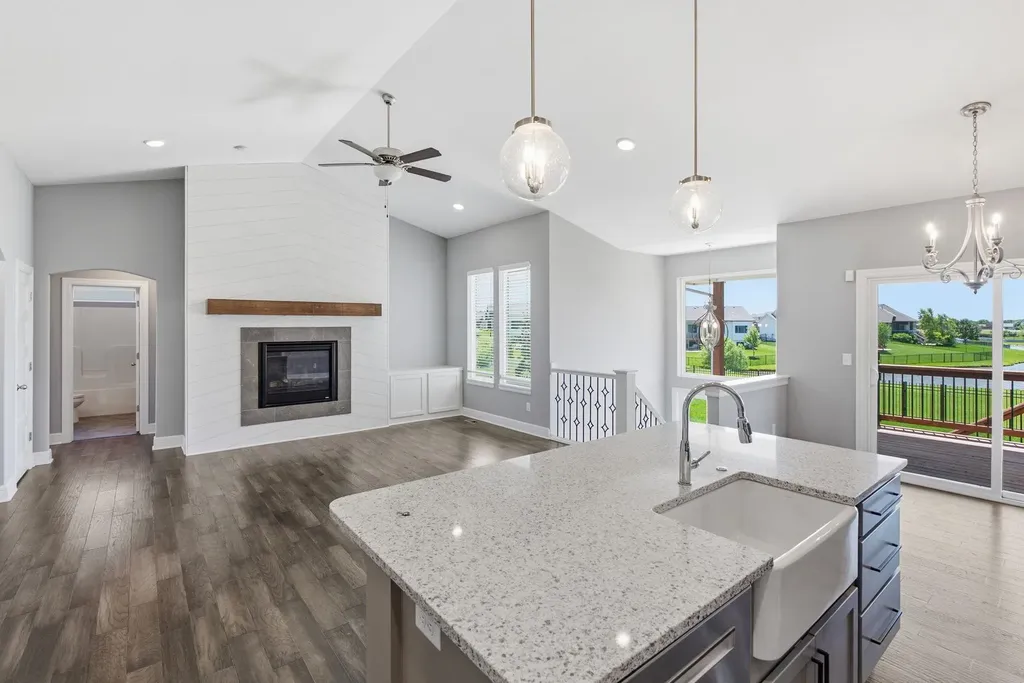 1021 W Ledgestone Andover KS 67002