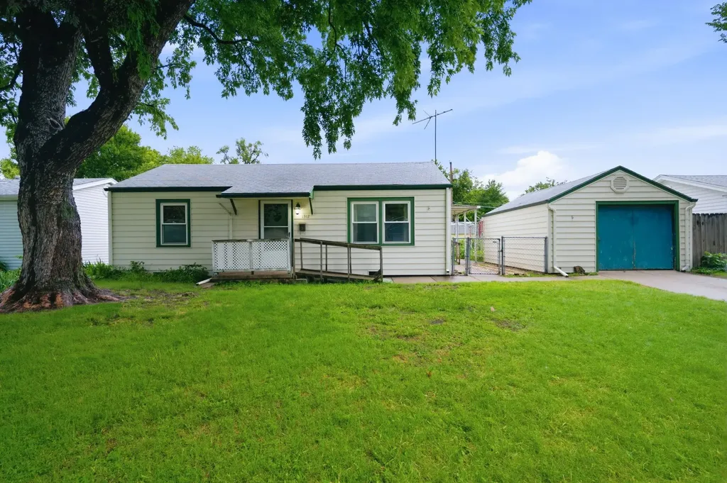 1312 W Regal Wichita KS 67217