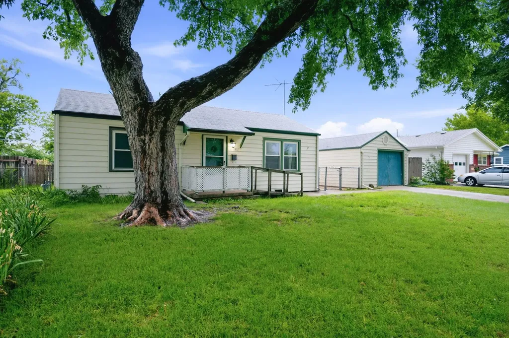 1312 W Regal Wichita KS 67217