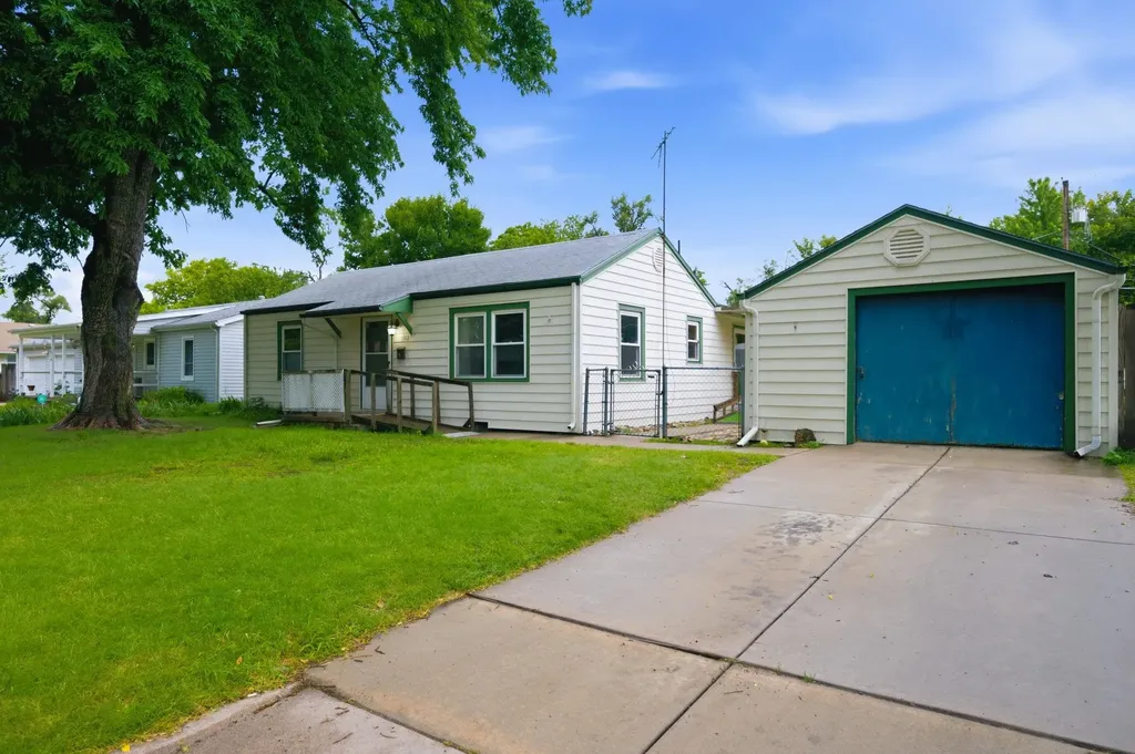 1312 W Regal Wichita KS 67217