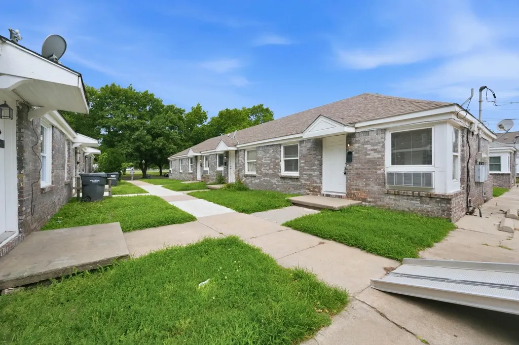 828 S Water Street Wichita KS 67213