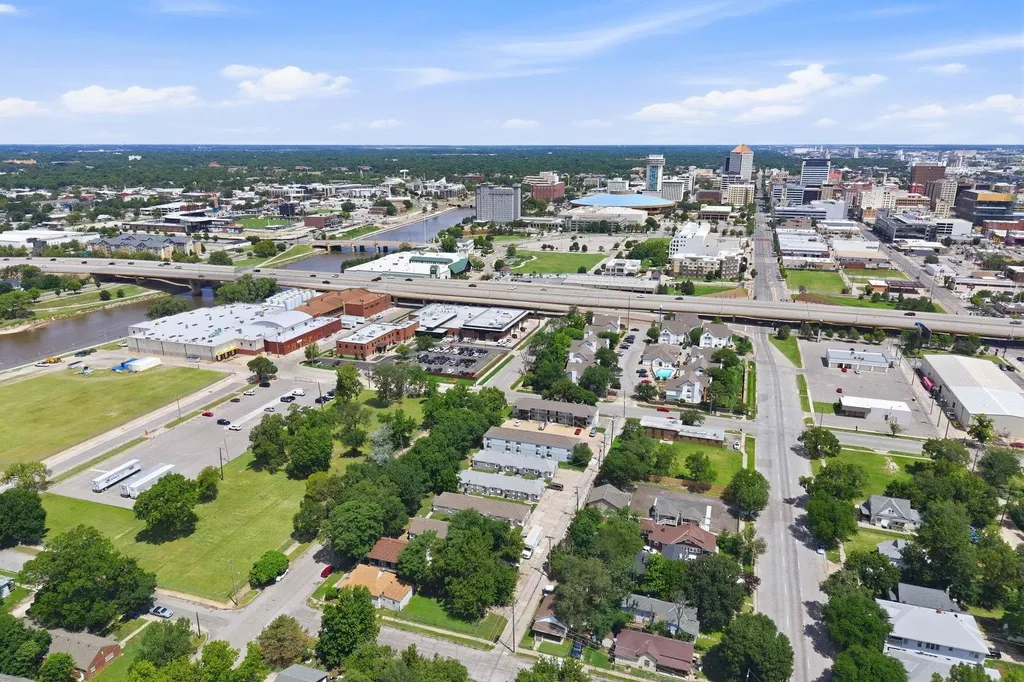 824 S Water Street Wichita KS 67213