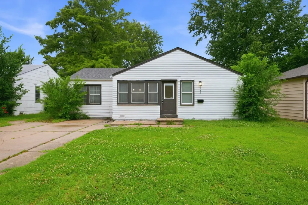 5732 E Castle Drive Wichita KS 67218