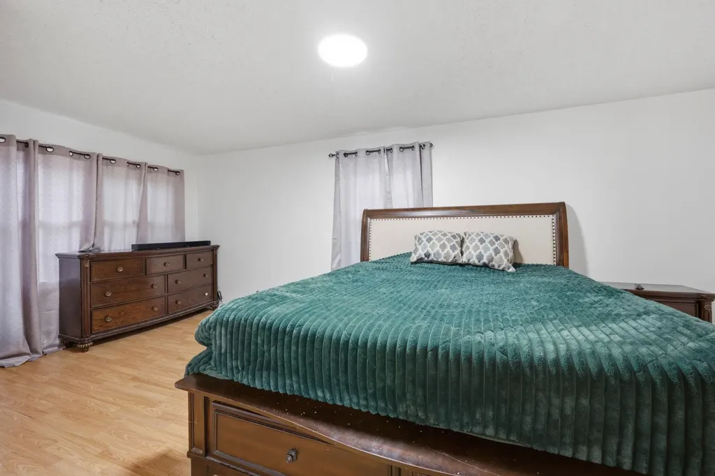 5732 E Castle Drive Wichita KS 67218