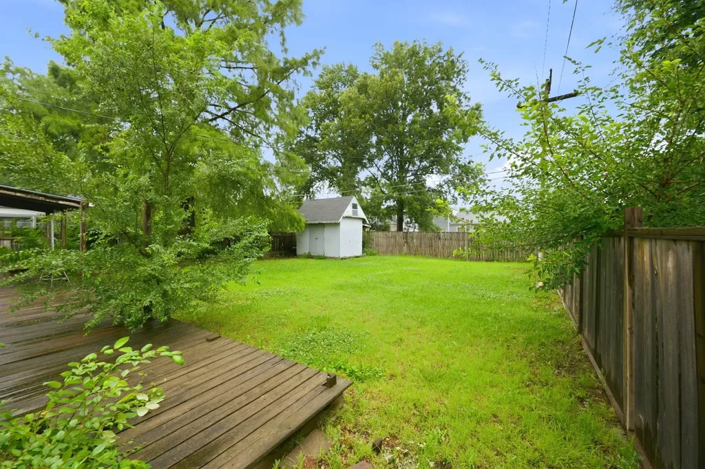 5732 E Castle Drive Wichita KS 67218