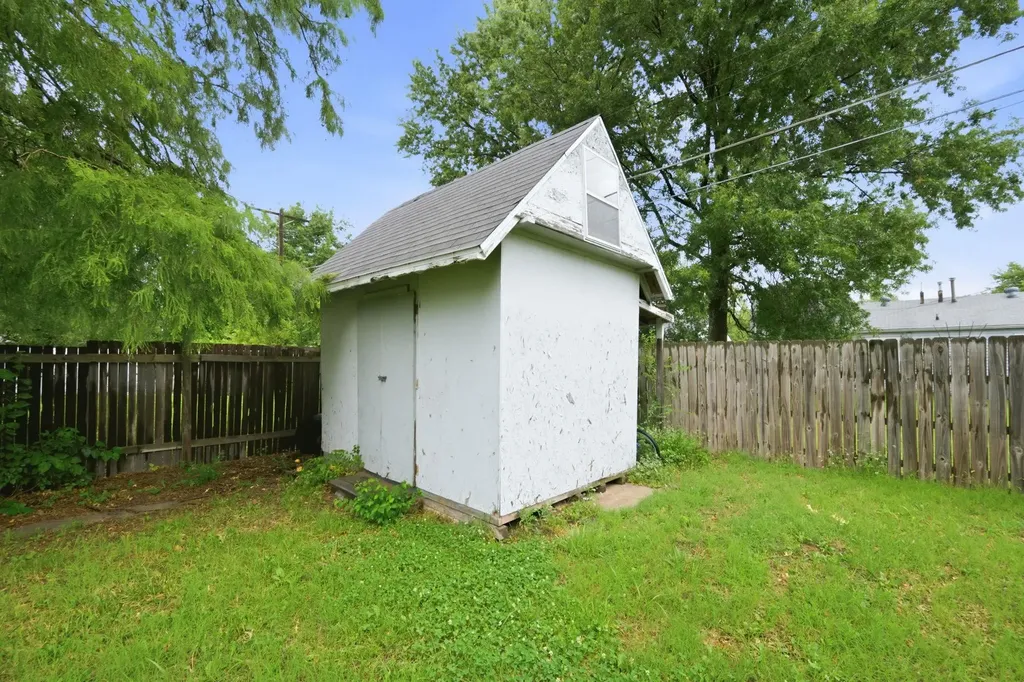 5732 E Castle Drive Wichita KS 67218
