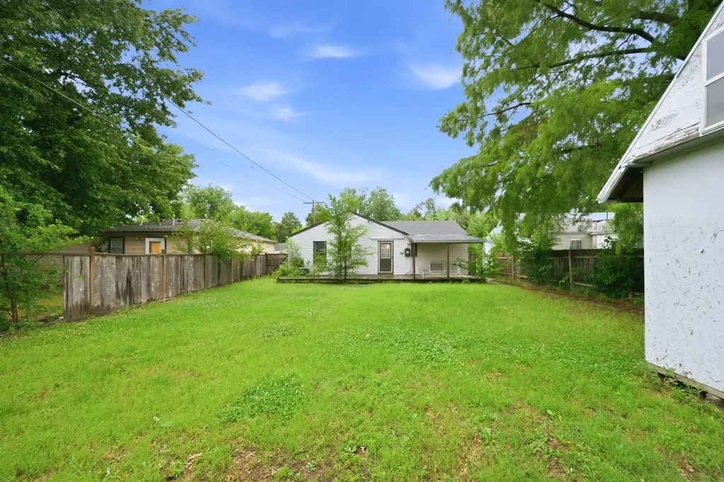 5732 E Castle Drive Wichita KS 67218