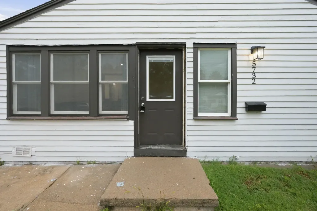 5732 E Castle Drive Wichita KS 67218