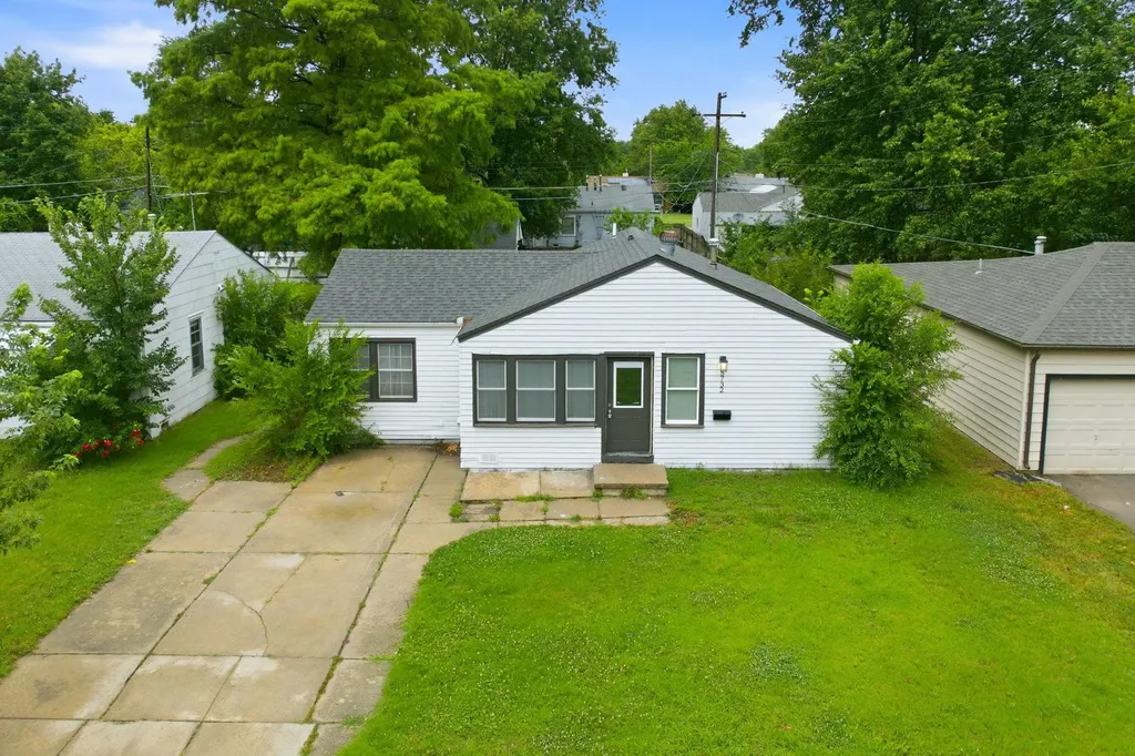5732 E Castle Drive Wichita KS 67218