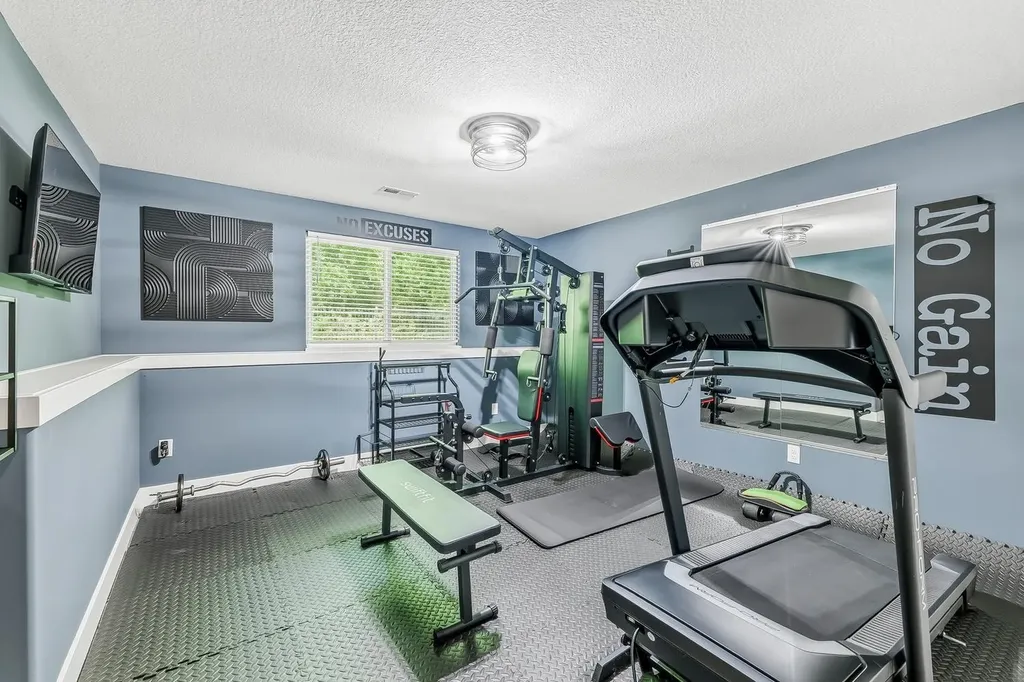 4821 N Peregrine Street Wichita KS 67219