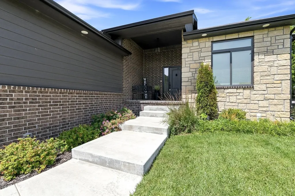 4821 N Peregrine Street Wichita KS 67219