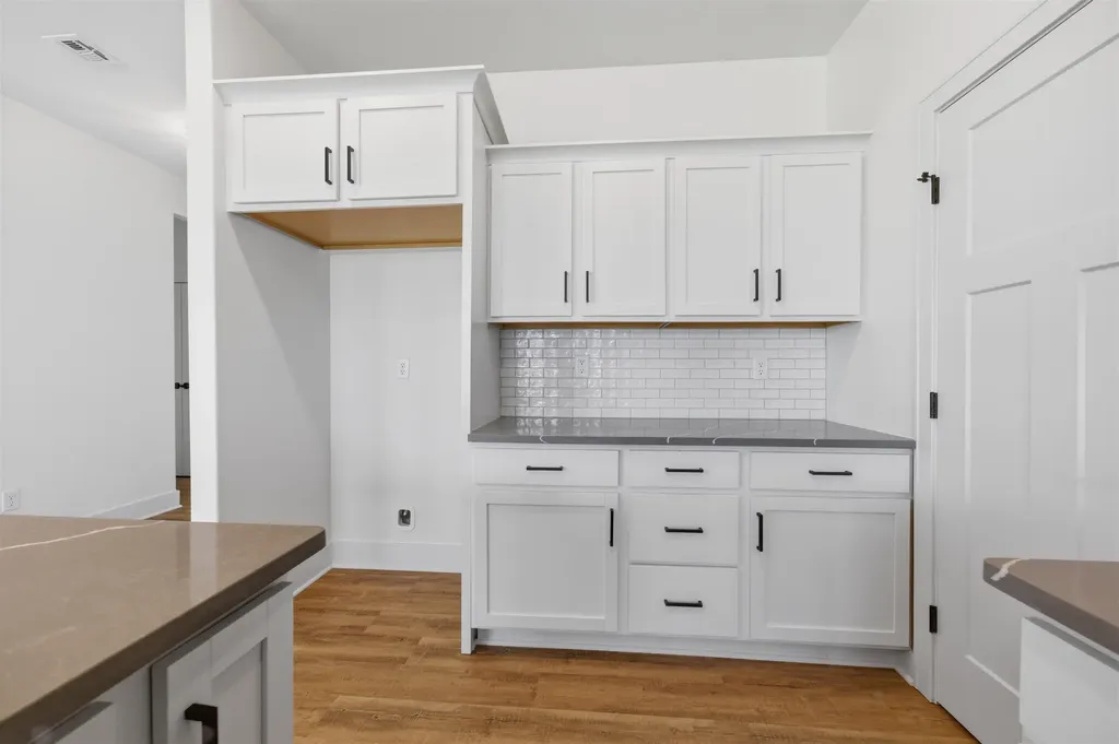 614 E Elmwood Street Park City KS 67147-1124