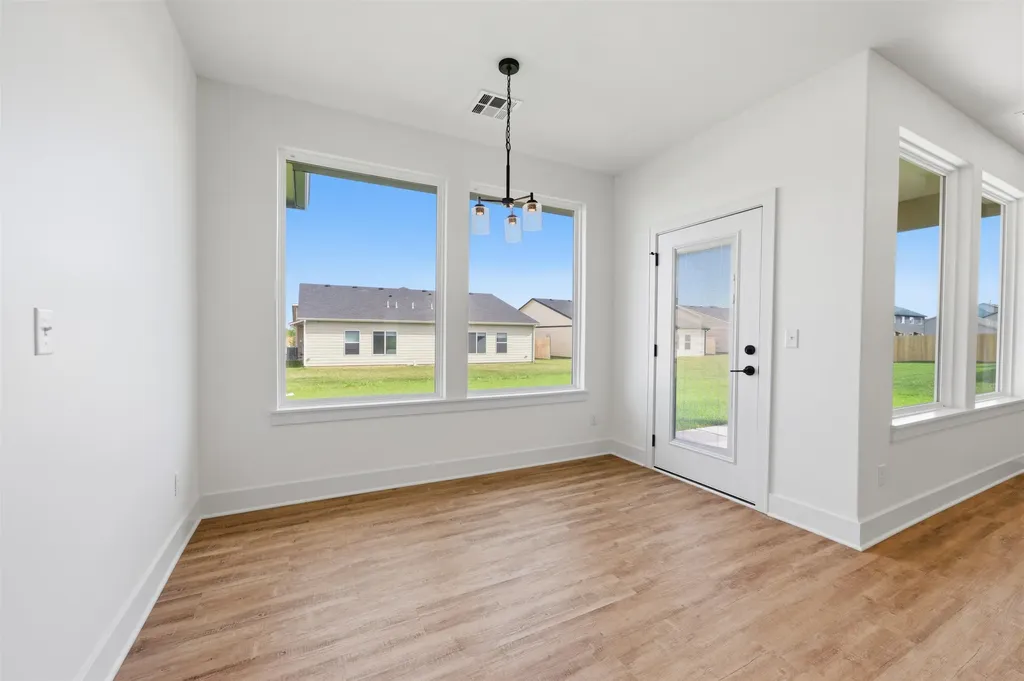 614 E Elmwood Street Park City KS 67147-1124