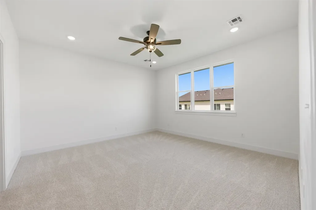 614 E Elmwood Street Park City KS 67147-1124