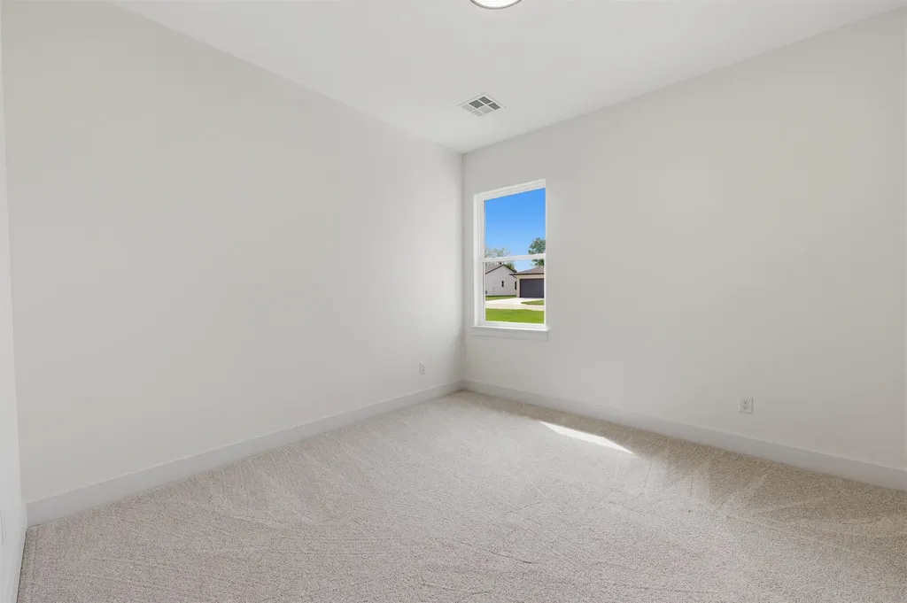 614 E Elmwood Street Park City KS 67147-1124
