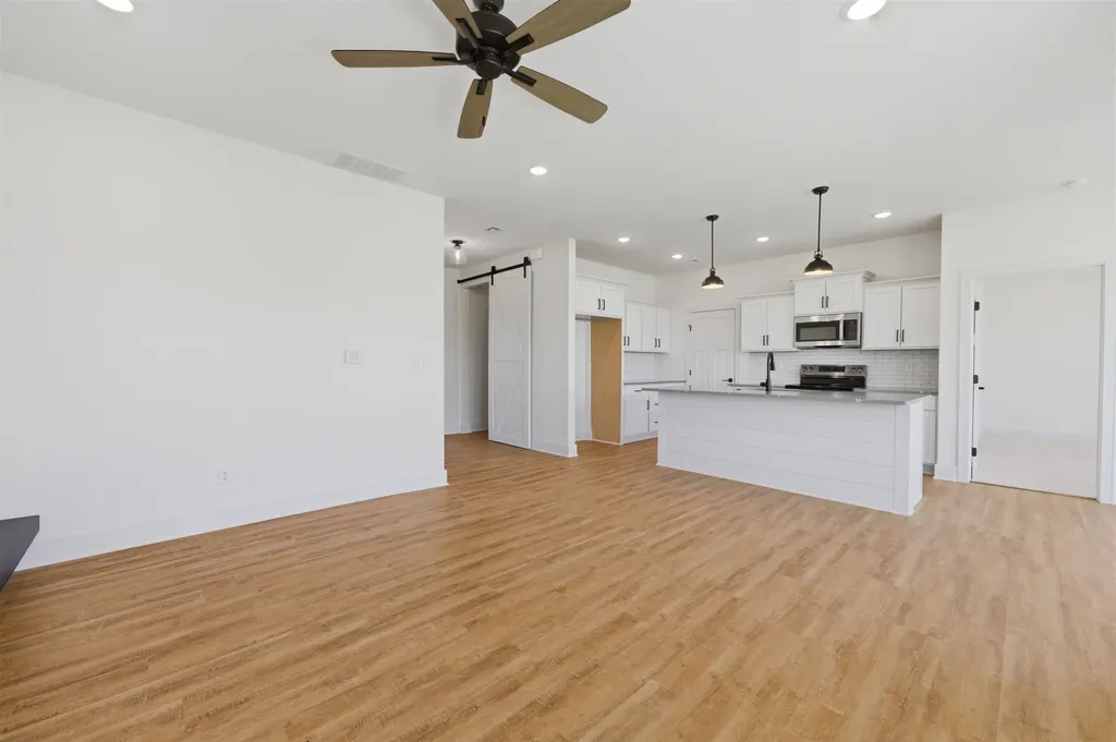 614 E Elmwood Street Park City KS 67147-1124