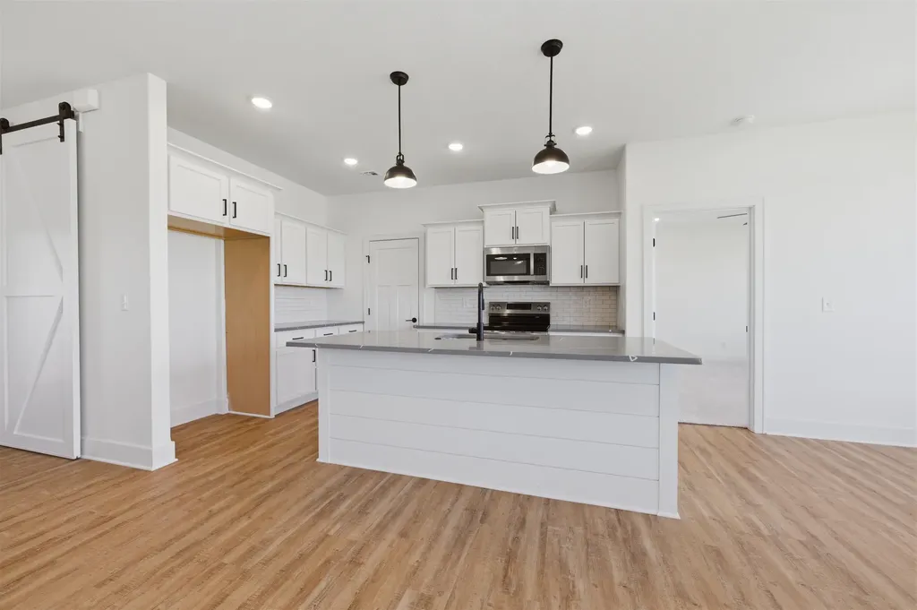 614 E Elmwood Street Park City KS 67147-1124