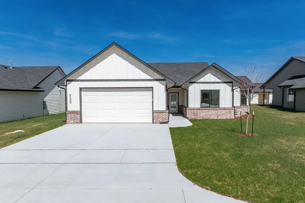 520 E Elmwood Street Park City KS 67147-1124