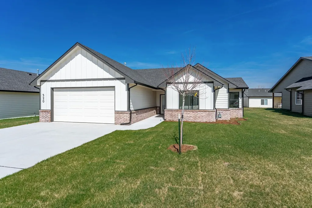 520 E Elmwood Street Park City KS 67147-1124
