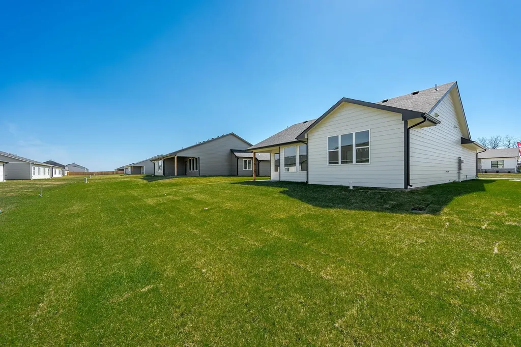520 E Elmwood Street Park City KS 67147-1124
