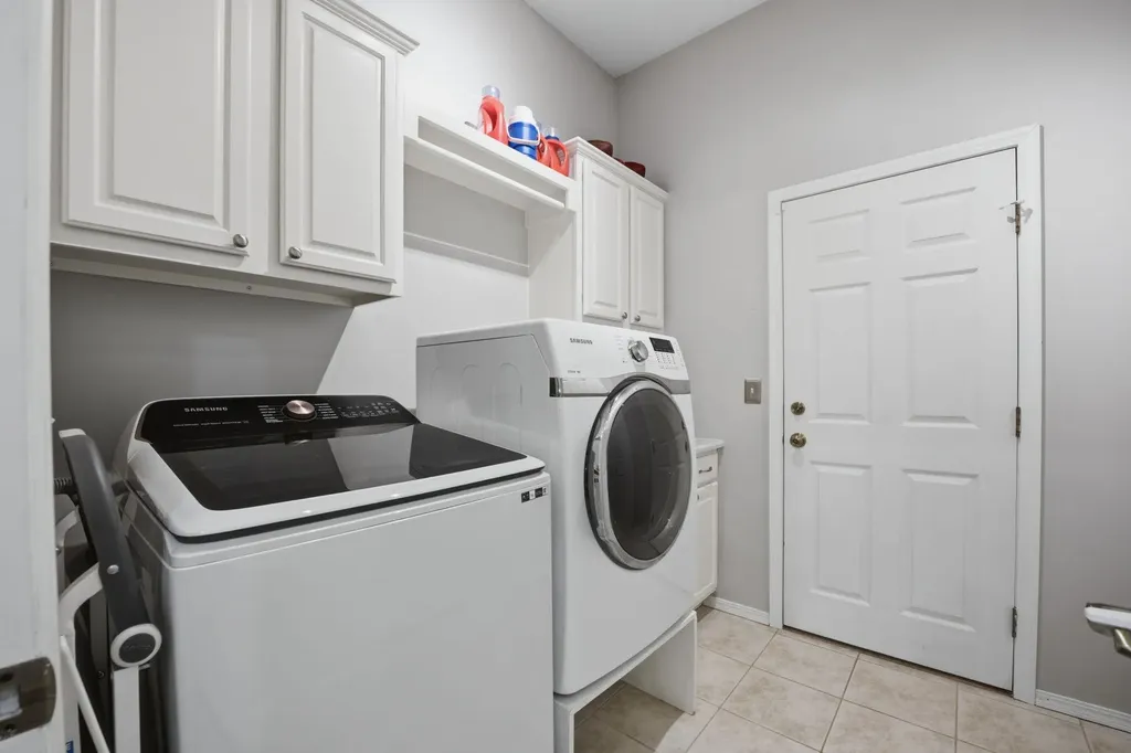 1362 N Hickory Creek Wichita KS 67235