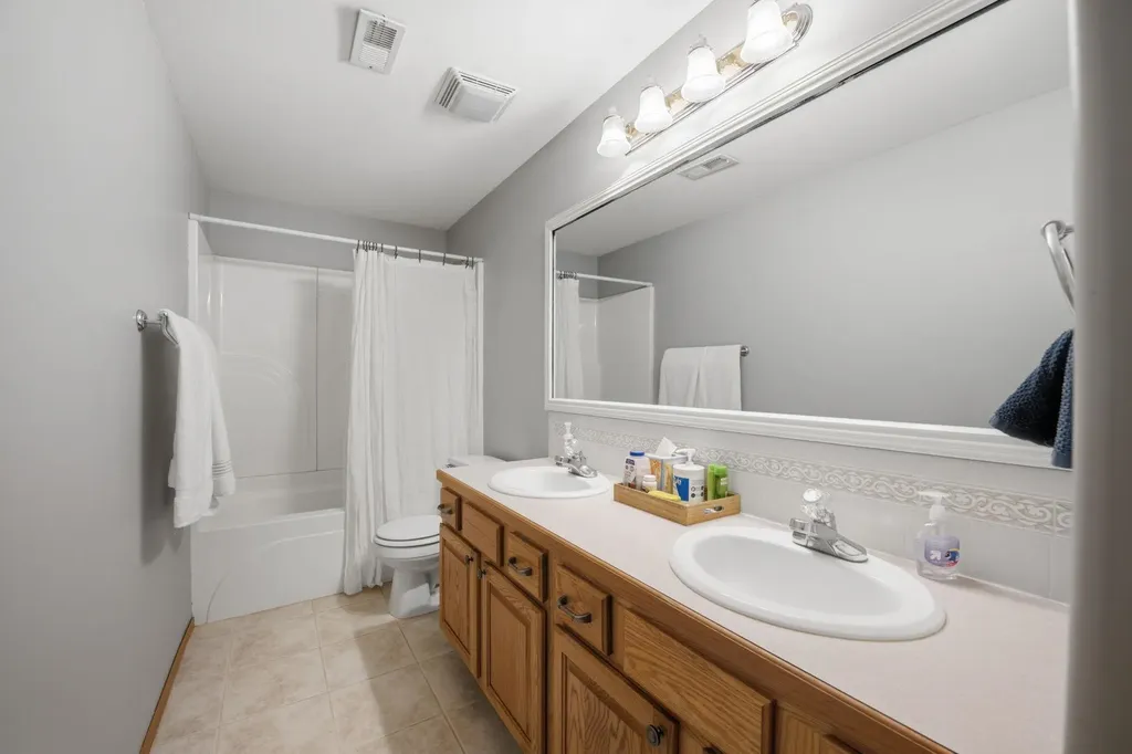 1362 N Hickory Creek Wichita KS 67235