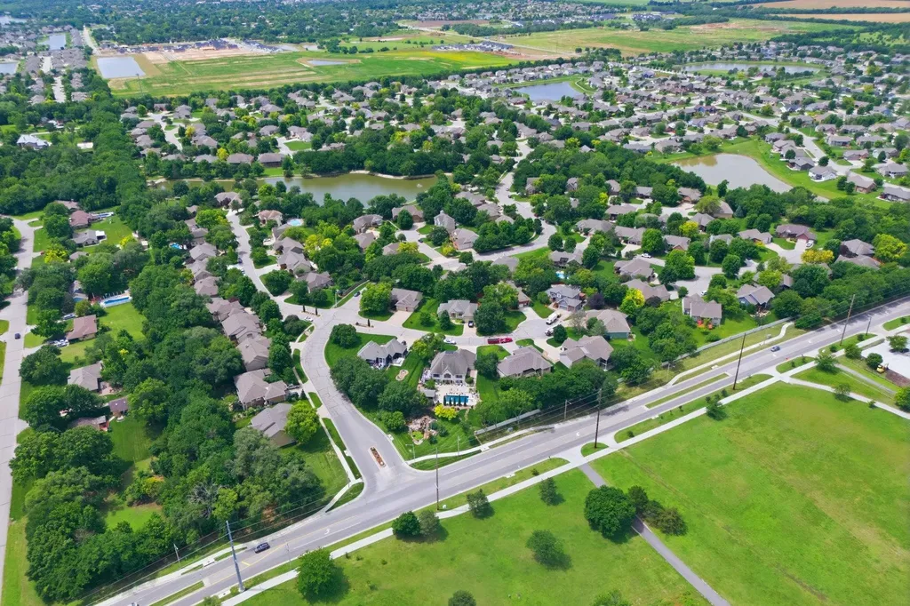 1362 N Hickory Creek Wichita KS 67235
