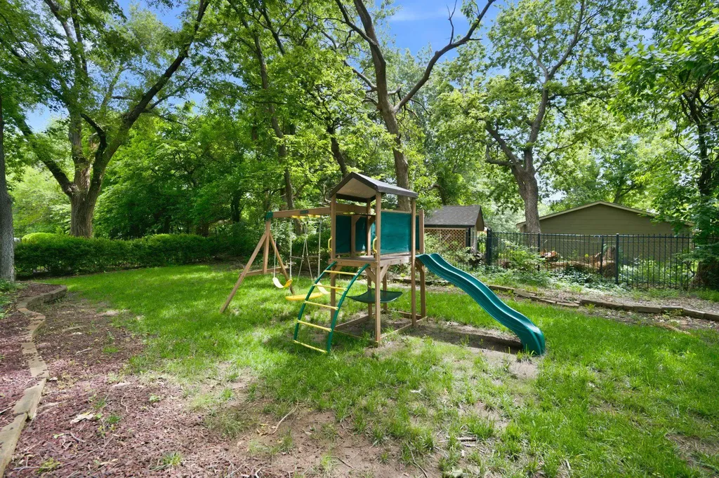 1362 N Hickory Creek Wichita KS 67235