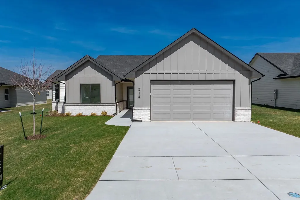 514 E Elmwood Street Park City KS 67147-1124