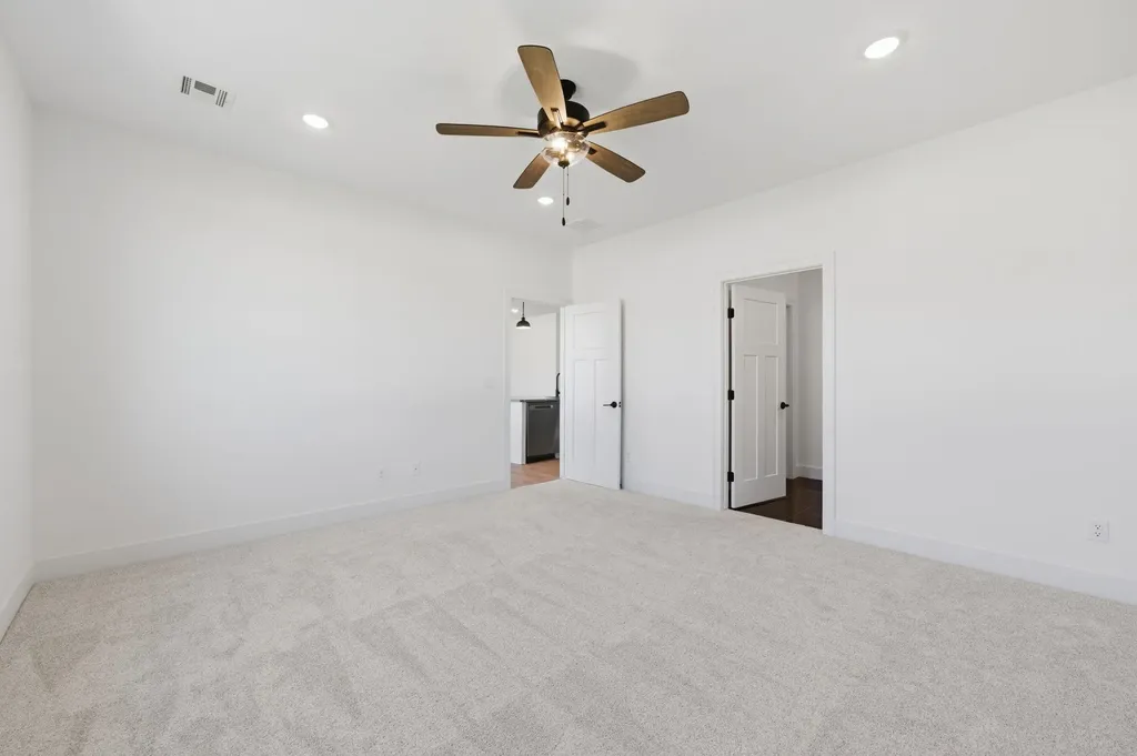 514 E Elmwood Street Park City KS 67147-1124