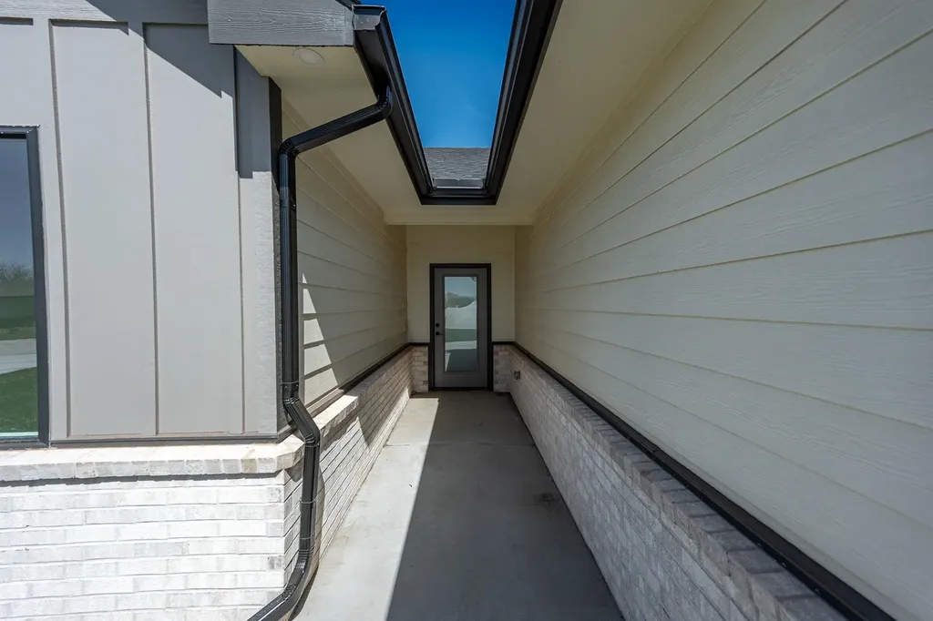 514 E Elmwood Street Park City KS 67147-1124