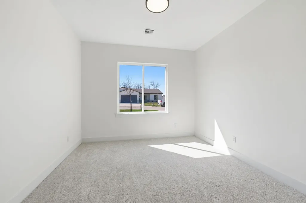 514 E Elmwood Street Park City KS 67147-1124